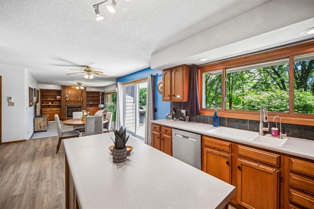 8002 Goodman Drive, Urbandale, IA 50322