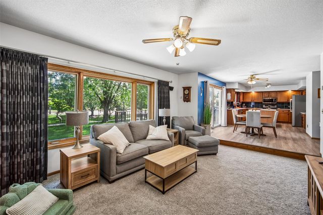8002 Goodman Drive, Urbandale, IA 50322