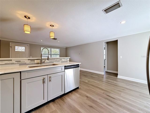 1090 16TH AVENUE SW, Largo, FL 33770
