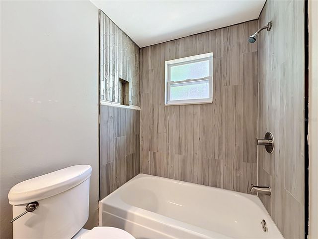 1090 16TH AVENUE SW, Largo, FL 33770