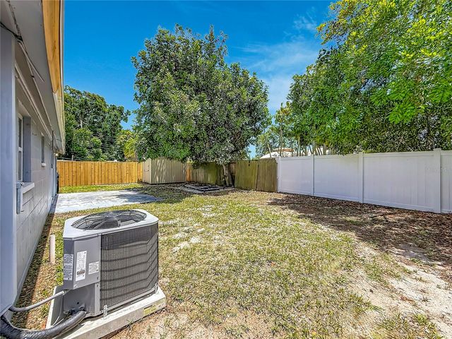 1090 16TH AVENUE SW, Largo, FL 33770