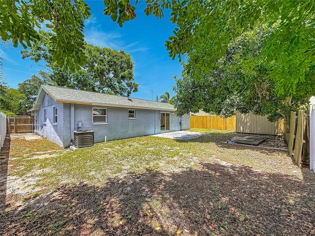 1090 16TH AVENUE SW, Largo, FL 33770