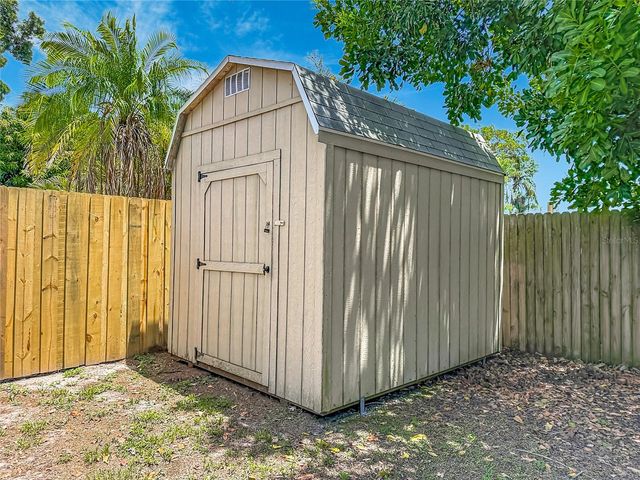 1090 16TH AVENUE SW, Largo, FL 33770