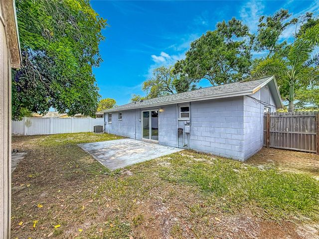 1090 16TH AVENUE SW, Largo, FL 33770