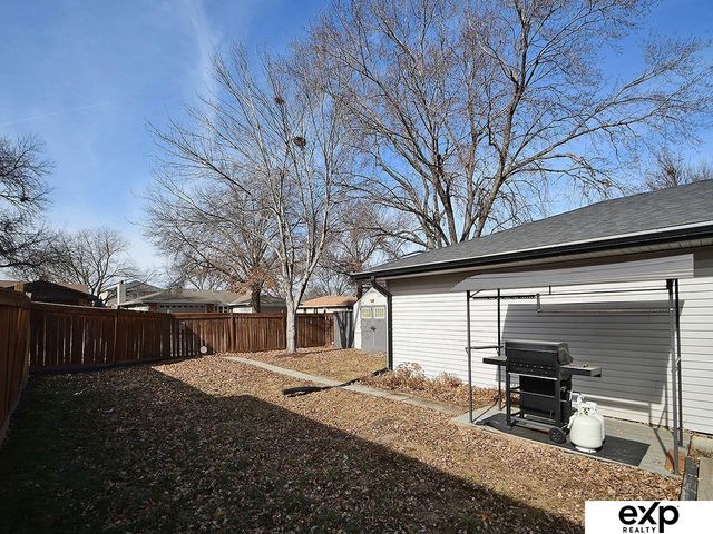 1741 W Sewell Street, Lincoln, NE 68522