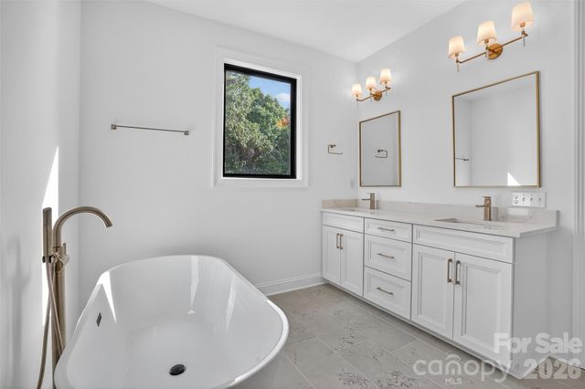 417 W Cama Street, Charlotte, NC 28217