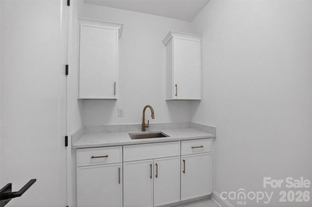 417 W Cama Street, Charlotte, NC 28217