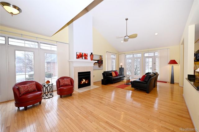 59779 Glacier Spring Drive S, Washington Township, MI 48094