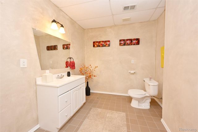 59779 Glacier Spring Drive S, Washington Township, MI 48094