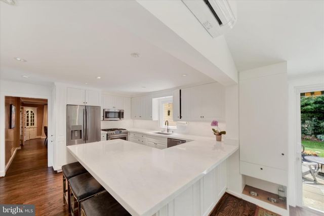 112 HOOKS LN, Baltimore, MD 21208