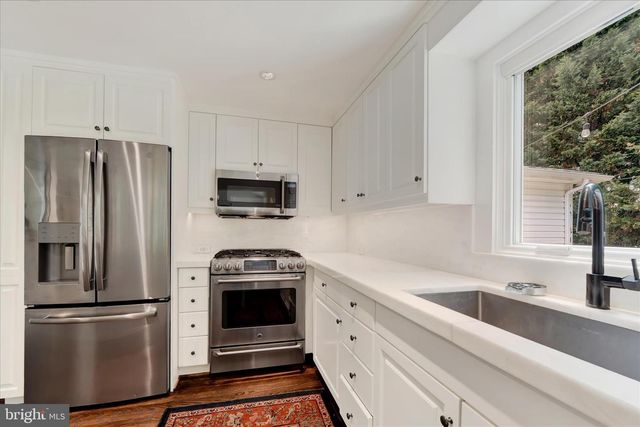 112 HOOKS LN, Baltimore, MD 21208