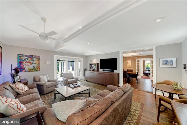 112 HOOKS LN, Baltimore, MD 21208