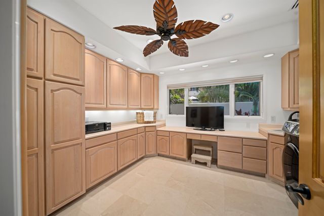 206 Heleuma Pl, Kihei, HI 96753