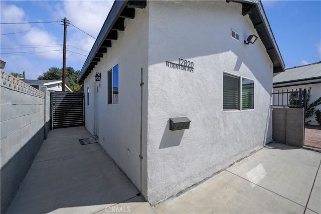 14373 Berg, Sylmar, CA 91342
