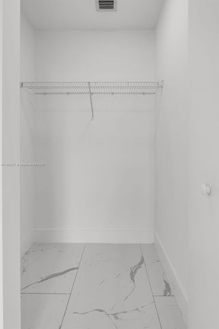 1 Curtiss Pkwy 317, Miami Springs, FL 33166