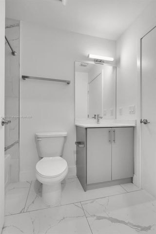 1 Curtiss Pkwy 317, Miami Springs, FL 33166