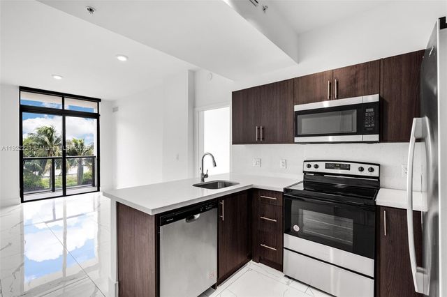 1 Curtiss Pkwy 317, Miami Springs, FL 33166