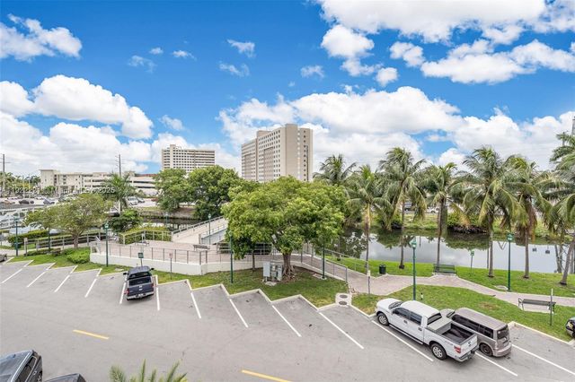 1 Curtiss Pkwy 317, Miami Springs, FL 33166