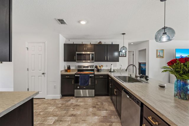 380 SW Donna Terrace, Port St. Lucie, FL 34984