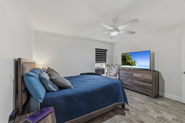 380 SW Donna Terrace, Port St. Lucie, FL 34984