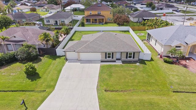 380 SW Donna Terrace, Port St. Lucie, FL 34984