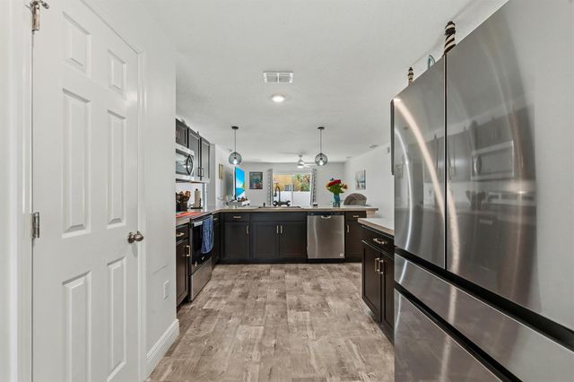 380 SW Donna Terrace, Port St. Lucie, FL 34984