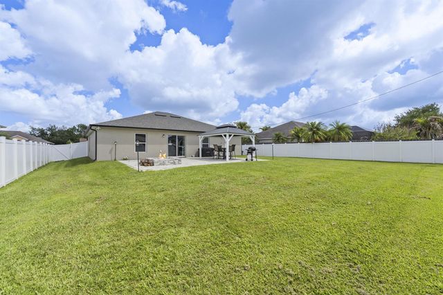 380 SW Donna Terrace, Port St. Lucie, FL 34984