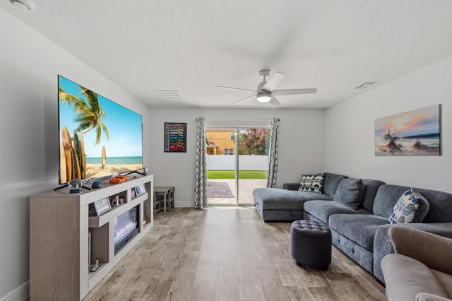 380 SW Donna Terrace, Port St. Lucie, FL 34984