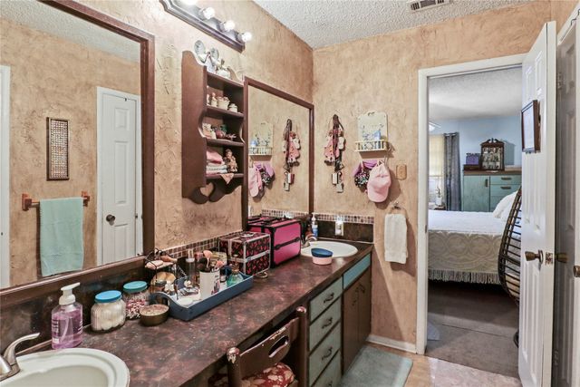 160 Vz County Road 4130, Canton, TX 75103