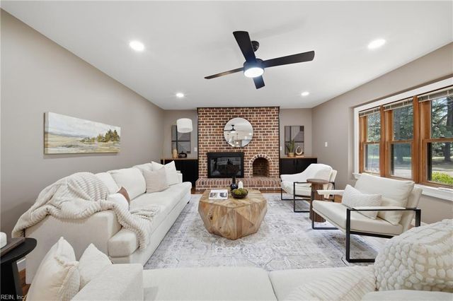 941 Pleasant Ridge DR, Chesapeake, VA 23322