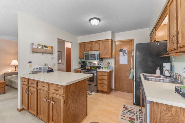 975 Heritage Court E 206, Vadnais Heights, MN 55127