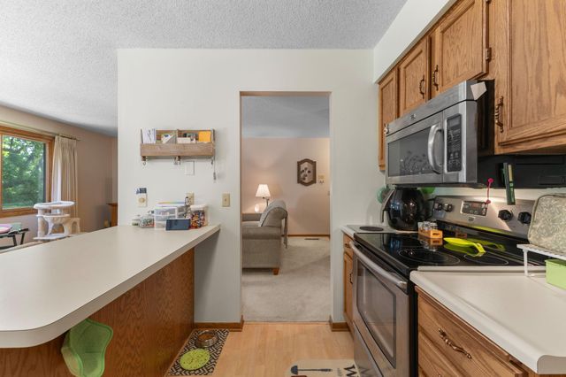 975 Heritage Court E 206, Vadnais Heights, MN 55127
