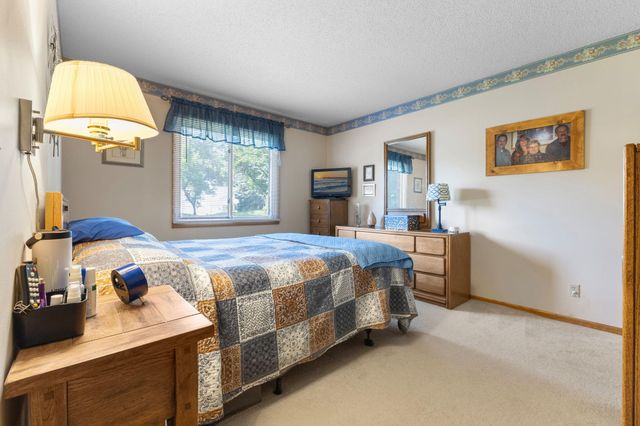 975 Heritage Court E 206, Vadnais Heights, MN 55127