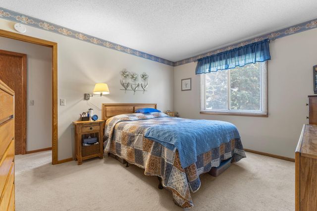 975 Heritage Court E 206, Vadnais Heights, MN 55127