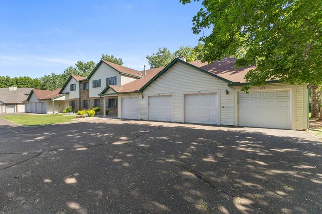 975 Heritage Court E 206, Vadnais Heights, MN 55127