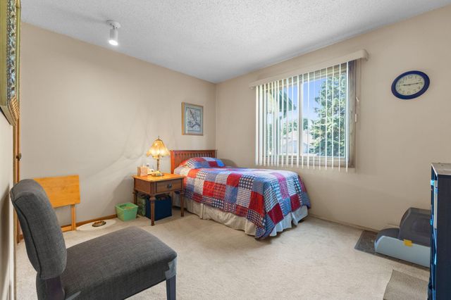 975 Heritage Court E 206, Vadnais Heights, MN 55127