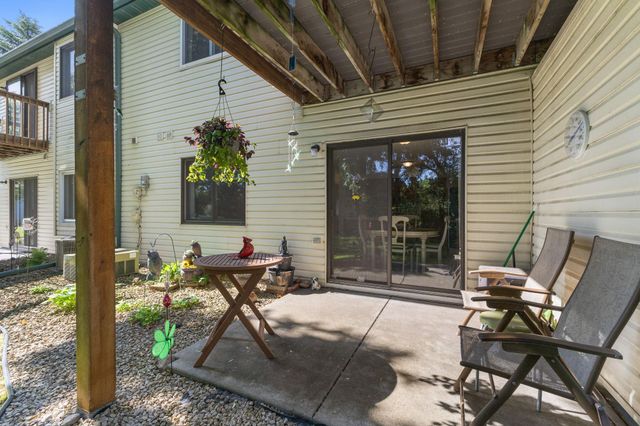 975 Heritage Court E 206, Vadnais Heights, MN 55127