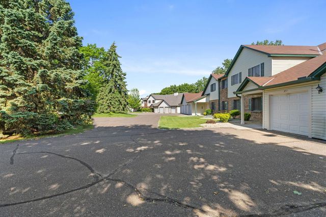 975 Heritage Court E 206, Vadnais Heights, MN 55127