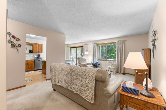 975 Heritage Court E 206, Vadnais Heights, MN 55127
