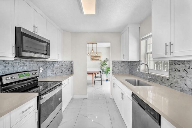 223 SW 159th Way, Sunrise, FL 33326