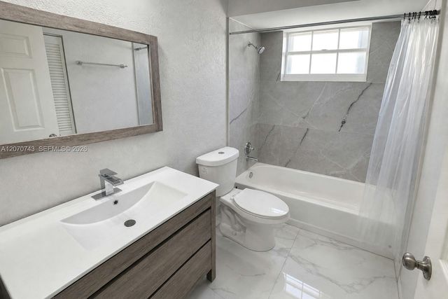 223 SW 159th Way, Sunrise, FL 33326