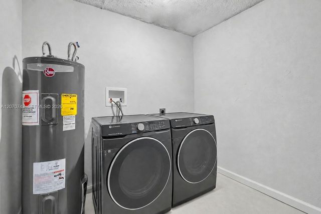 223 SW 159th Way, Sunrise, FL 33326