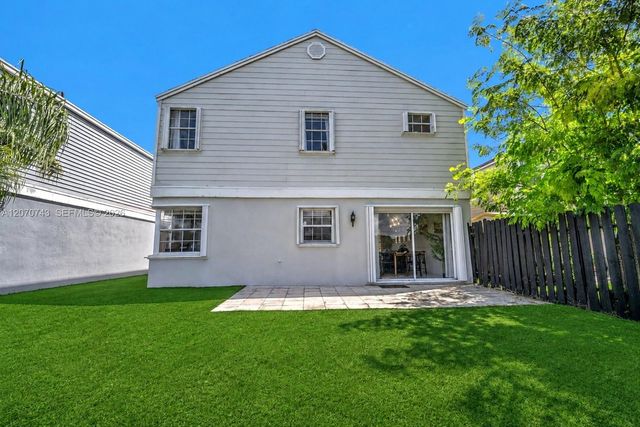 223 SW 159th Way, Sunrise, FL 33326