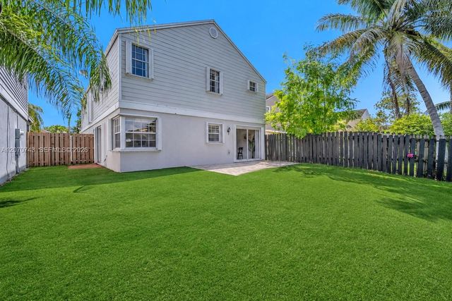 223 SW 159th Way, Sunrise, FL 33326