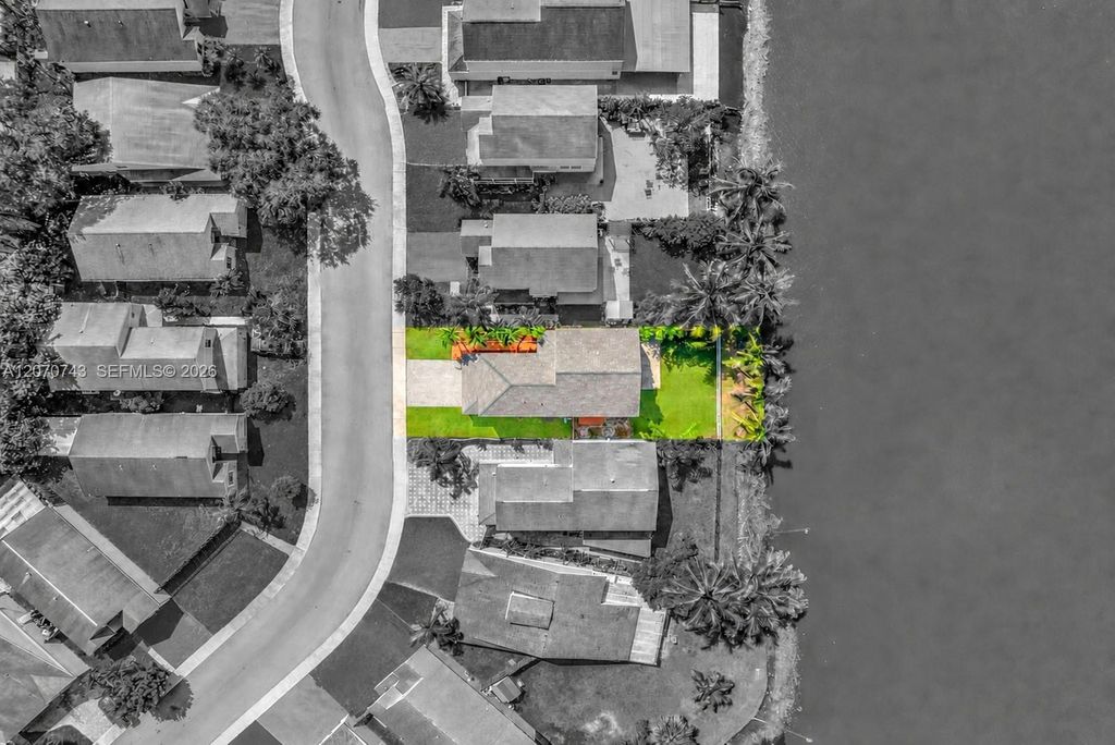 223 SW 159th Way, Sunrise, FL 33326