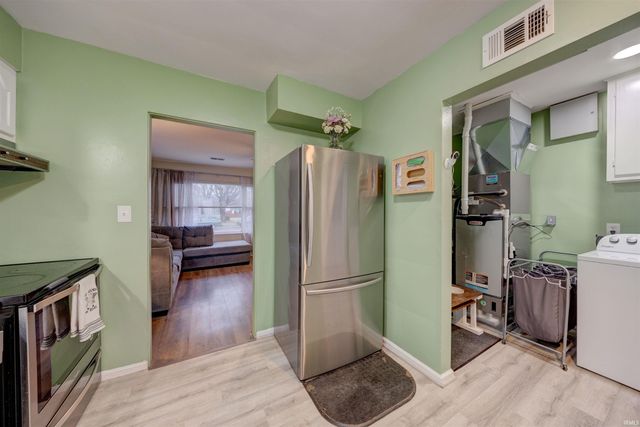 1513 MacArthur Circle, Evansville, IN 47714