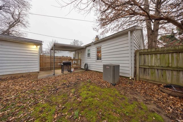 1513 MacArthur Circle, Evansville, IN 47714