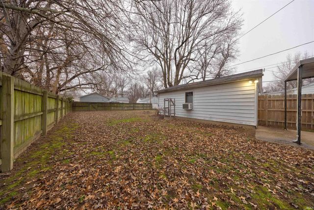 1513 MacArthur Circle, Evansville, IN 47714