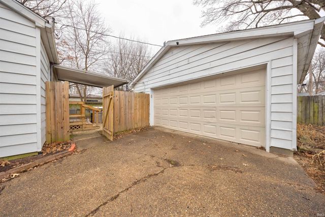 1513 MacArthur Circle, Evansville, IN 47714