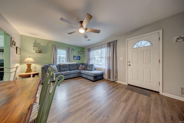 1513 MacArthur Circle, Evansville, IN 47714